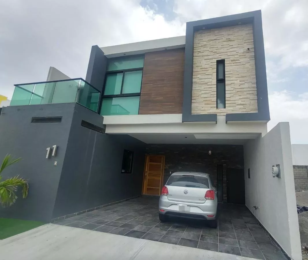 Casa En Venta Con Recámara En P.b. Fracc. Lomas De La Rioja, Alvarado, Veracruz