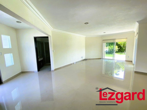 Se Vende Bonita Casa Con Amplios Espacios En Lomas De Cocoyoc