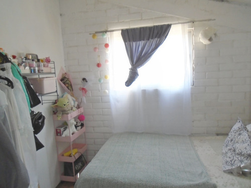 5 D. 1 B. Cercano Cesfam, Colegios, Supermercado, V. Alemana