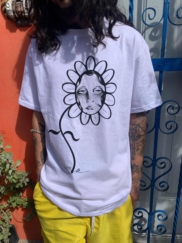 Playera Estampada En Serigrafía De Flor