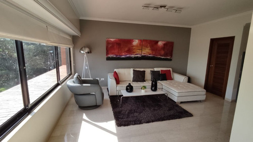 Apartamento En La Ave. El Milagro, Costa Virginia