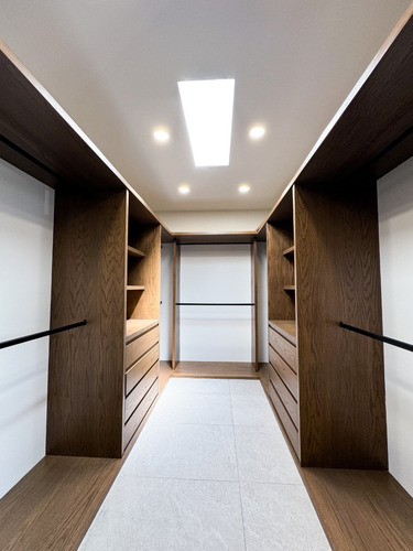 Amplia Casa De Lujo En Venta En Residencial Bajío Hábitat