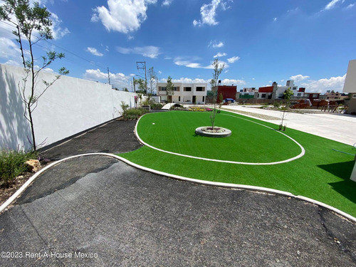 Casa En Venta En San Salvador Tizatlalli Metepec Gis 24-1102