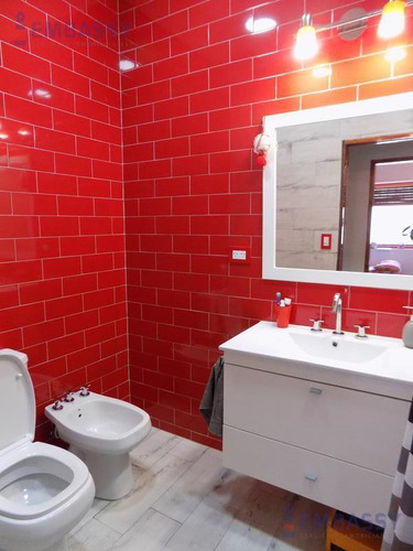 Casa Única De 4 Amb Con Galpon De 100 M2 Excelente Zona Martinez!!