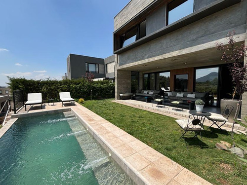 Casa En Venta En Dalvian