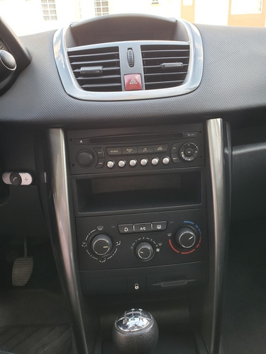 Imagen 8 de 10 de Peugeot 207 2013 1.6 5p Allure Mt