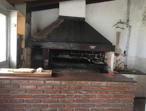 Excelente Establecimiento De 200 M2 Cubiertos Sobre Una Superficie De 3500 M2 S/ Camino De Cintura