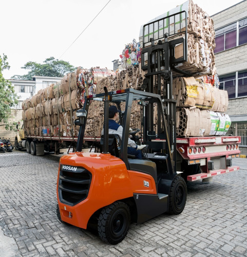 Imagen 5 de 12 de Montacargas 8,000 Libras Diesel, Nuevo Doosan (korea)