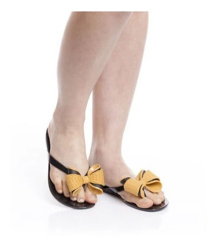 Imagem 4 de 5 de Chinelo Feminino Com Laço Carly Petite Jolie Pj4833 Preto
