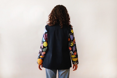 Imagen 5 de 7 de Camisa Con Estampado Y Textil Tecnológico Camisea Manifesto