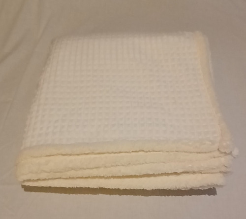 Cubrecama Con Corderito Beige Lisa