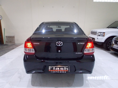 Toyota Etios Sedan 1.5 Platinum 2018 (top De Linha Baixo Km)