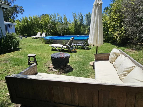 Casa En Venta Y Alquiler Temporal En La Barra, Excelente Comodidades, Muy Lindo Entorno, 3 Dormitorios