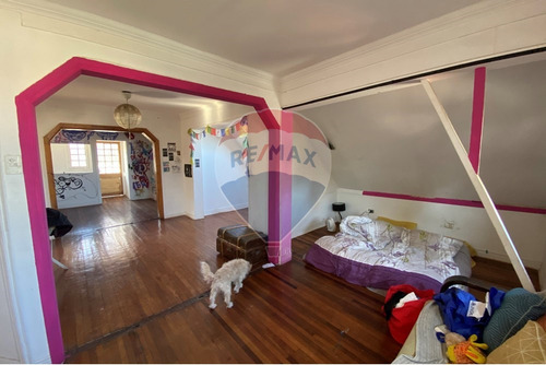 Casa De Dos Pisos Con Piscina En Ñuñoa