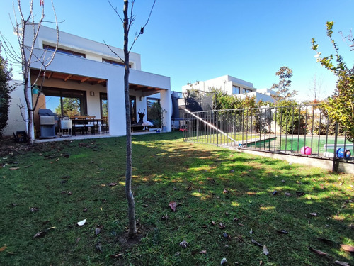 Se Arrienda, 3d, 4b, Piscina, No Perimetro