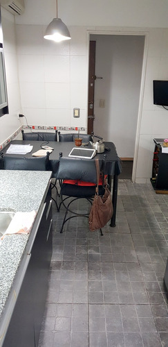 Imagen 13 de 14 de Juan Bautista Alberdi Al 1500, Caballito. Piso 3. Contrafrente. Semipiso 68 M2. 4 Ambientes. 3 Dormitorios. 2 Baños. Suite. Vestidor. Baulera. Vista A Jardines