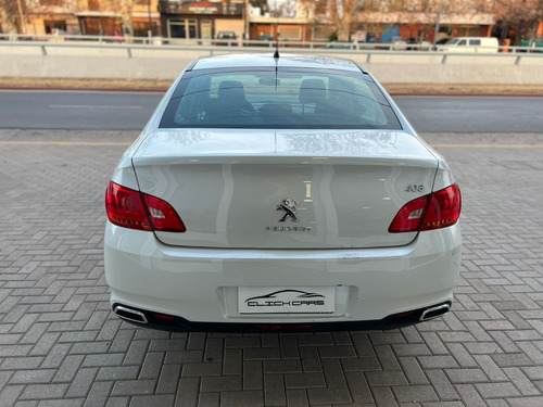 Imagen 14 de 15 de Peugeot 408