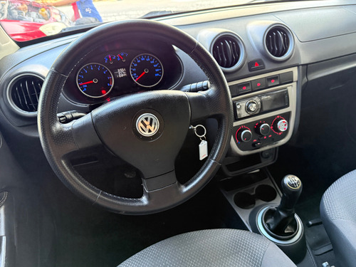 Volkswagen Voyage 1.0 Vht Total Flex 4p