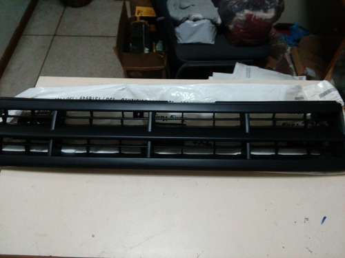 Parrilla Delantera Para Toyota Avila 86-88