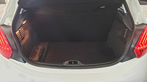 Peugeot 208 Active 1.5 2014