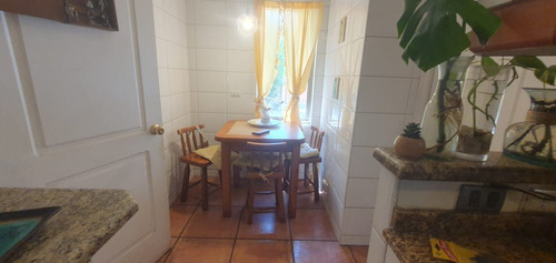 Casa 2 Pisos Amplia , 5 Dormitorios , 3 Baños , Living , Com