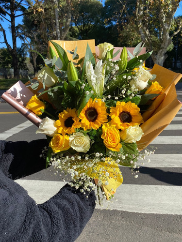 Ramo Flores Amarillas Premium - Flores A Domicilio