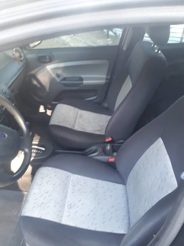 Ford Fiesta Max Automatico