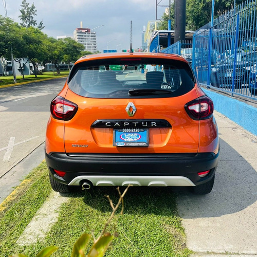 Imagen 6 de 15 de Renault Captur Intens Manual 2018
