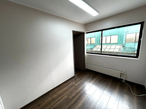 Oficina De Tres Ambientes En Edificio Ohiggins