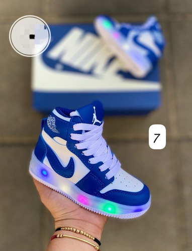 Calzado Jordan Para Niños. Botas Deportivas. Botas Con Luces