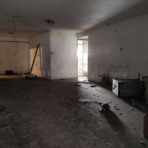 Local Comercial En Alquiler, Petare #24-12595