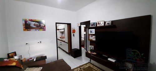 Imagem 8 de 15 de Casa - Padrão, Para Venda Em Joinville/sc - V572