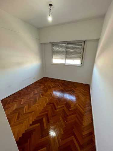 Imagen 4 de 8 de Hermoso Departamento De 4 Amb , Al Ctra Frente, Cochera Fija