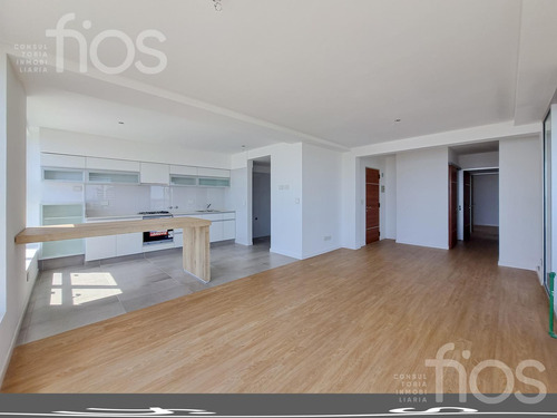 Venta Departamento De Dos Dormitorios Con Balcon, Cochera Y Amenities En Puerto Norte