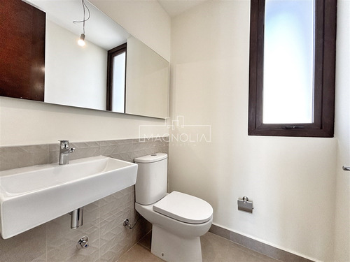 Casa En Venta De 4 Dorm. En Colina