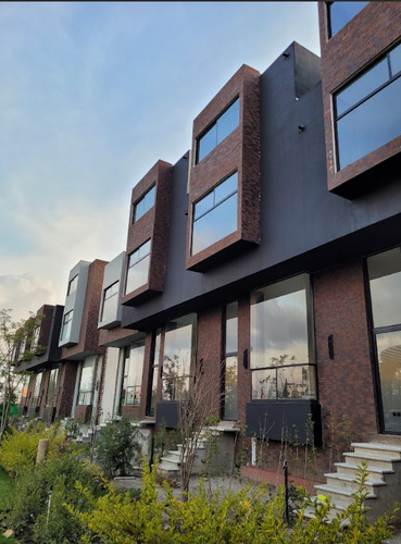 Venta De Casa Ubicada En Bello Horizonte (entre Recta A Cholula Y Camino Real En San Andrés Cholula Puebla)nas