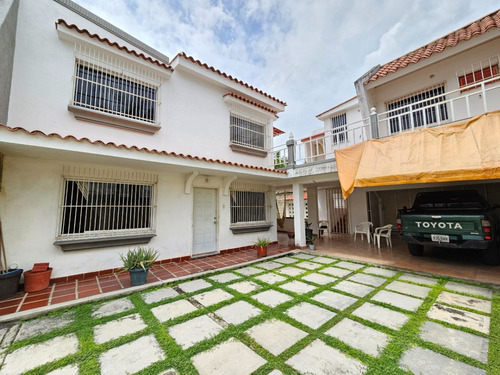 Townhouse En La Cooperativa, Maracay