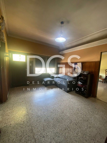 Casa En Venta Para Dos Familias En Block En Lanús Este