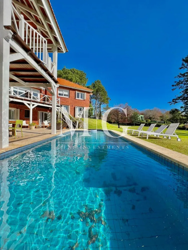 Venta Casa Zona Golf, 5 Dorm.+ Dep.servicio, Barbacoa Y Piscina