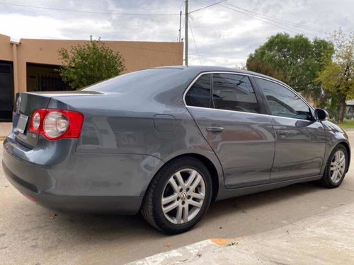 Volkswagen Vento 2.5 Luxury 170cv 2010