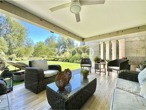 Triplex Con Jardín: Valle Escondido
