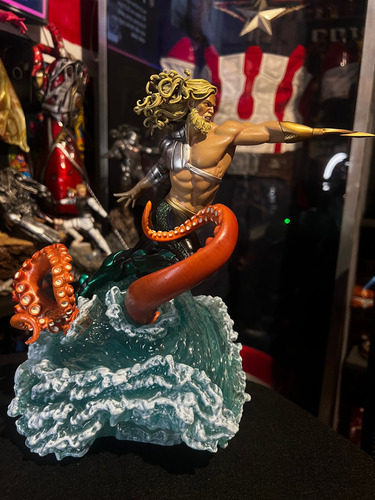 Estátua Aquaman - Dc Comics - Art Scale 1/10 - Iron Studios (Usado)