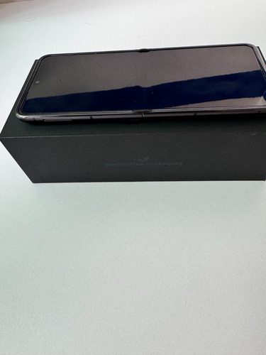 Motorola Razr 50 Gris Dual Sim 12gb + 512gb (Usado)