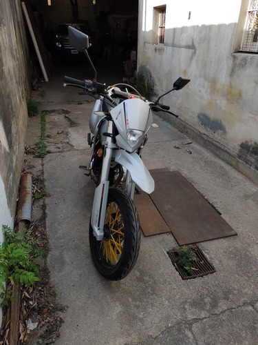 Imagen 4 de 4 de Beta Motard 2.5