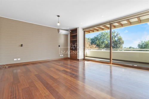 Casa En Venta De 6 Dorm. En Colina