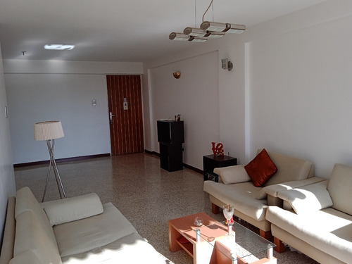 Imagen 7 de 14 de Apartamento Espacioso, Luminoso, Fresco, De Excelente Ubicación Y Super Vista Al Ávila