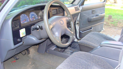 Toyota Hilux SRV 4X4
