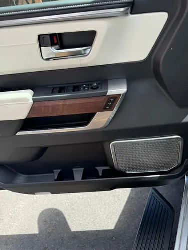 Toyota Sequoia 3.5 V6 Capstone