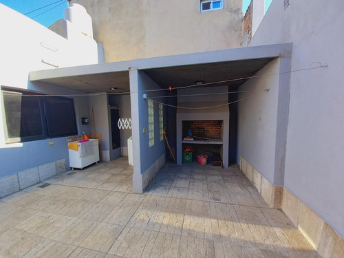 Imagen 8 de 9 de Casa Amplia En Av. Fdo Zuviría Al 4300 - Santa Fe