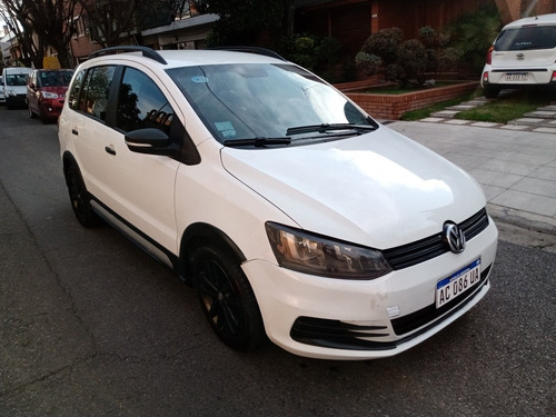 Imagen 4 de 15 de Volkswagen Suran Track 1.6 2017 Con Gnc 98.000 Kms